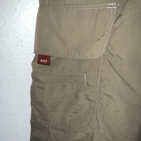 Like New Rei Co-op Convertible Denali Womens Pants UPF 30+ - Picture 8 of 8